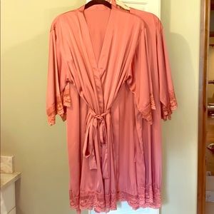 Set of 4 Rose satin robes